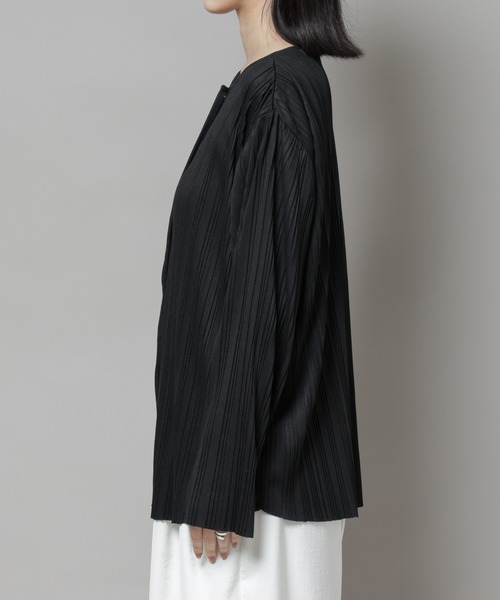 NANO universe（ナノユニバース）の「プリーツカットスナップシャツ（シャツ/ブラウス・レディース・ブラック/ホワイト/グリーン・FREE）」の11枚目の写真