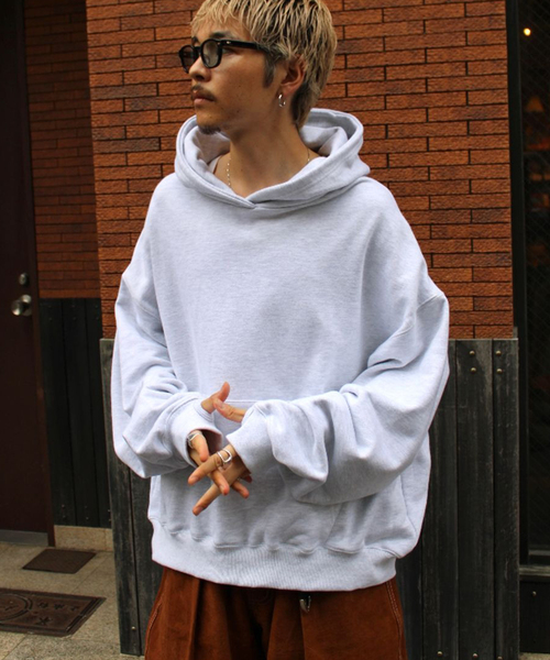 WISM(ウィズム)の「Estudio Niksen / エストゥディオ・ニクセン Signature Thumb Hoodie(パーカー・メンズ・ライトグレー/ブラック・FREE)」の6枚目の写真