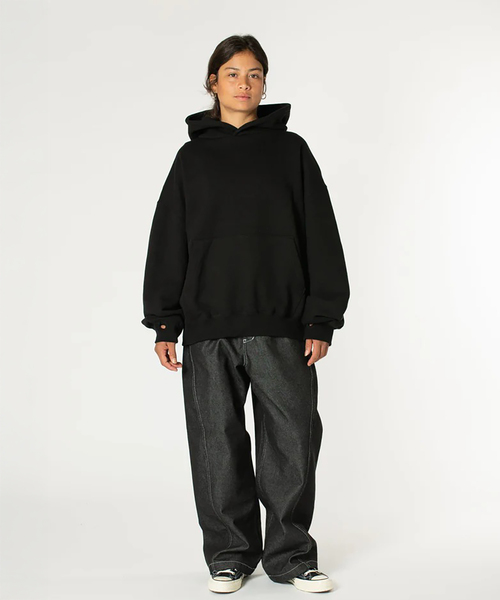 WISM(ウィズム)の「Estudio Niksen / エストゥディオ・ニクセン Signature Thumb Hoodie(パーカー・メンズ・ライトグレー/ブラック・FREE)」の9枚目の写真
