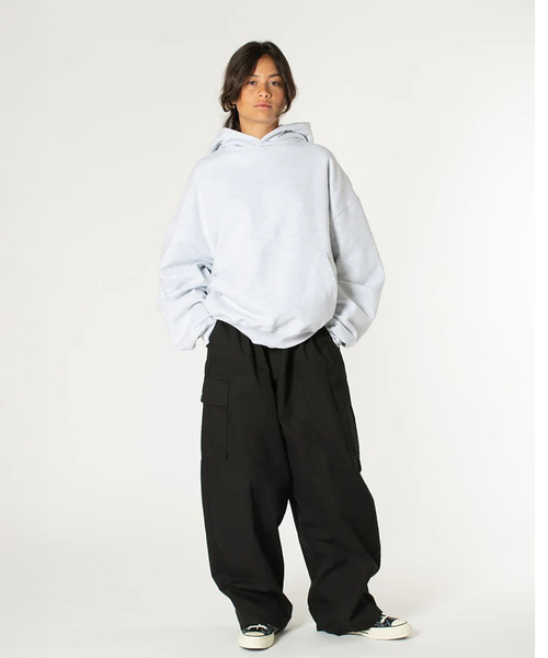 WISM(ウィズム)の「Estudio Niksen / エストゥディオ・ニクセン Signature Thumb Hoodie(パーカー・メンズ・ライトグレー/ブラック・FREE)」の15枚目の写真