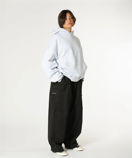 WISM(ウィズム)の「Estudio Niksen / エストゥディオ・ニクセン Signature Thumb Hoodie(パーカー・メンズ・ライトグレー/ブラック・FREE)」の16枚目の写真