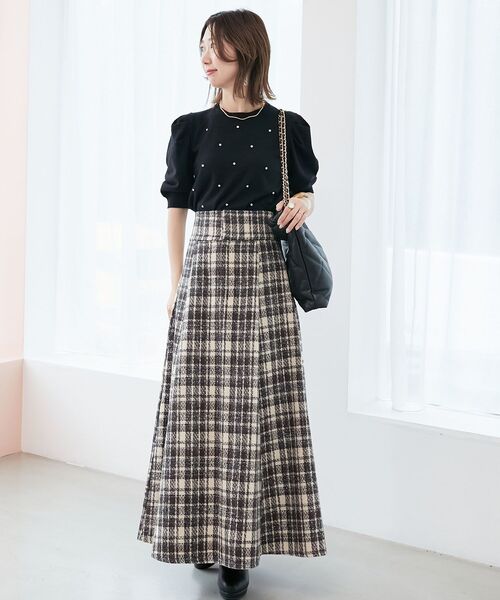 MAJESTIC LEGON（マジェスティックレゴン）の「2way襟付きビジューニット（ニット/セーター・レディース・ブラック/グレー/アイボリー/ボルドー・MEDIUM）」の22枚目の写真