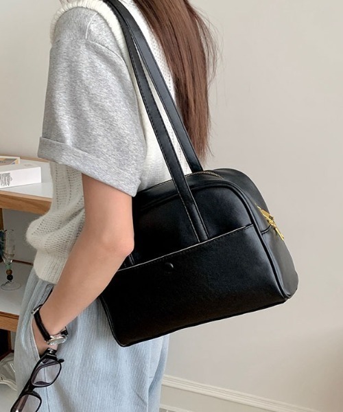 LAC-VERT(ラック・ヴェール)の「フェイクレザーボストンハンドバッグ(ハンドバッグ・レディース・ブラウン/ブラック・FREE)」の2枚目の写真