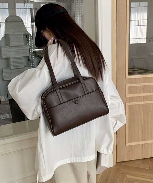 LAC-VERT(ラック・ヴェール)の「フェイクレザーボストンハンドバッグ(ハンドバッグ・レディース・ブラウン/ブラック・FREE)」の10枚目の写真