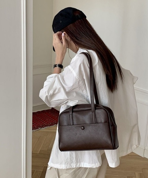 LAC-VERT(ラック・ヴェール)の「フェイクレザーボストンハンドバッグ(ハンドバッグ・レディース・ブラウン/ブラック・FREE)」の9枚目の写真