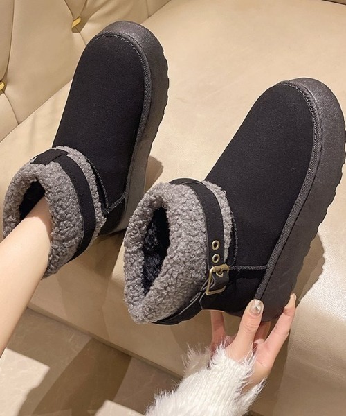 lilful（リルフル）の「ふわふわボア 厚底ベルトムートンショートブーツ（ブーツ・レディース・ブラック/ブラウン・M/L）」の7枚目の写真