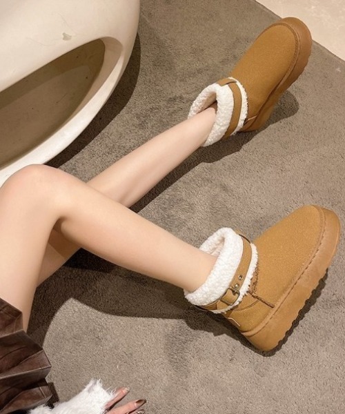 lilful（リルフル）の「ふわふわボア 厚底ベルトムートンショートブーツ（ブーツ・レディース・ブラック/ブラウン・M/L）」の15枚目の写真