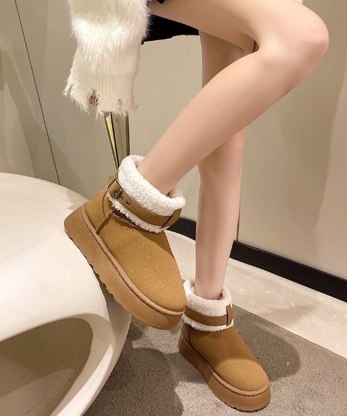 lilful（リルフル）の「ふわふわボア 厚底ベルトムートンショートブーツ（ブーツ・レディース・ブラック/ブラウン・M/L）」の16枚目の写真