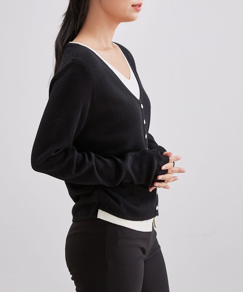Lace Ladies(レースレディース)の「Vネック 配色 レイヤード風 ニット プルオーバー(ニット/セーター・レディース・ブラック/ダークグレー/ライトグレー/ブラウン・FREE)」の9枚目の写真