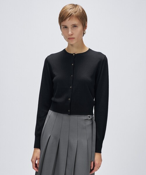 cloenc（クロエンス）の「【手洗い可】シルクカシミヤ混ベーシックニットカーディガン（カーディガン/ボレロ・レディース・ブラック系8/グレー系4/ホワイト系9/ブラウン系8・02）」の2枚目の写真