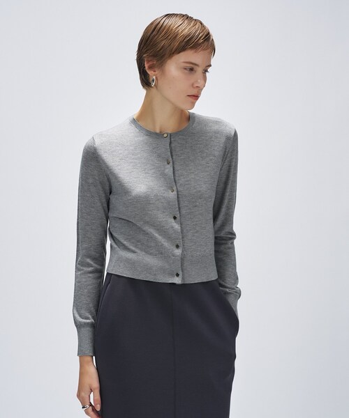cloenc（クロエンス）の「【手洗い可】シルクカシミヤ混ベーシックニットカーディガン（カーディガン/ボレロ・レディース・ブラック系8/グレー系4/ホワイト系9/ブラウン系8・02）」の3枚目の写真