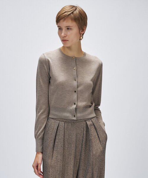 cloenc（クロエンス）の「【手洗い可】シルクカシミヤ混ベーシックニットカーディガン（カーディガン/ボレロ・レディース・ブラック系8/グレー系4/ホワイト系9/ブラウン系8・02）」の4枚目の写真