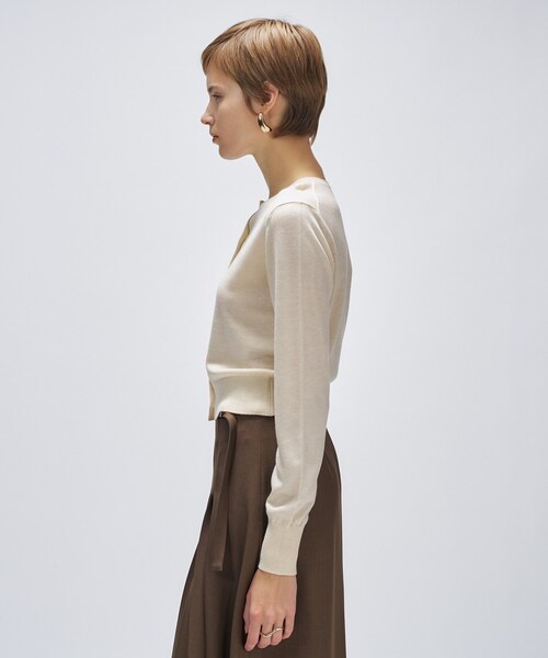 cloenc（クロエンス）の「【手洗い可】シルクカシミヤ混ベーシックニットカーディガン（カーディガン/ボレロ・レディース・ブラック系8/グレー系4/ホワイト系9/ブラウン系8・02）」の7枚目の写真