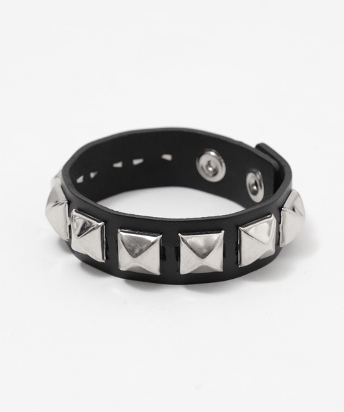 Figments（フィグメンツ）の「スタッズバングル（ブレスレット・レディース・その他1/その他2・FREE）」の2枚目の写真