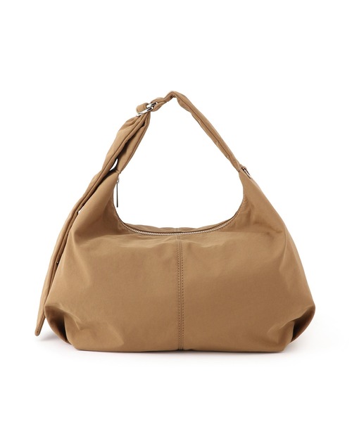 ADAM ET ROPE'（アダムエロペ）の「【WEB限定】フォルムナイロンショルダーバッグ（ショルダーバッグ・レディース・ブラック/オフホワイト/キャメル・FREE）」の17枚目の写真