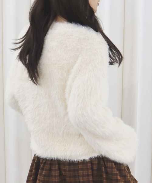 CECIL McBEE（セシルマクビー）の「パール＆ビジューシャギーニットプルオーバー（ニット/セーター・レディース・ホワイト/ベージュ/ブラック・MEDIUM）」の6枚目の写真