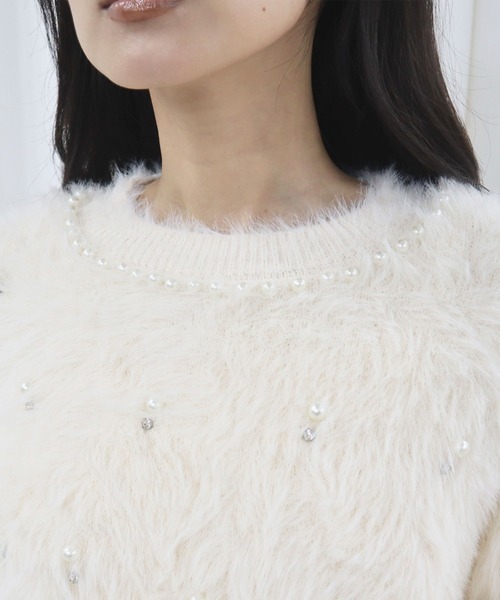 CECIL McBEE（セシルマクビー）の「パール＆ビジューシャギーニットプルオーバー（ニット/セーター・レディース・ホワイト/ベージュ/ブラック・MEDIUM）」の8枚目の写真