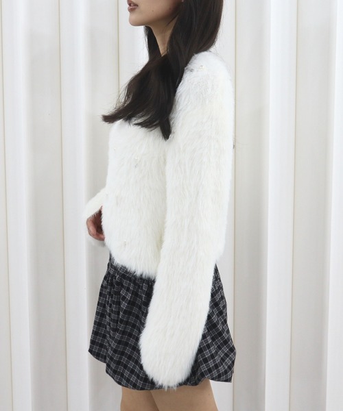 CECIL McBEE（セシルマクビー）の「パール＆ビジューシャギーニットプルオーバー（ニット/セーター・レディース・ホワイト/ベージュ/ブラック・MEDIUM）」の17枚目の写真