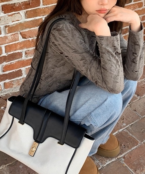 .KOM(ドットコム)の「A'GEM/9 × .kom 『.KOM/ドットケーオーエム』Crushed Texture Long Sleeve Top/クラッシュテクスチャードロングスリーブトップス(Tシャツ/カットソー・レディース・チャコールグレー・FREE)」の3枚目の写真