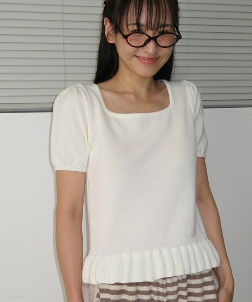 RONRON(ロンロン)の「PUFF SLEEVE RUFFLE KNIT IVORY(Tシャツ/カットソー・レディース・その他・FREE)」の3枚目の写真