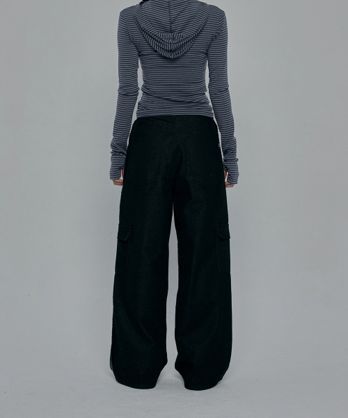 GILAARCHIVE(ギラアーカイブ)の「REVERSE STITCHED CARGO PANTS_BLACK(その他パンツ・レディース・ブラック・SMALL/MEDIUM)」の3枚目の写真