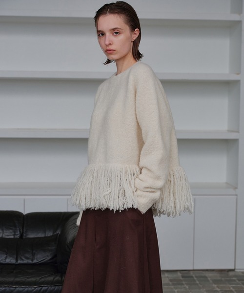 LE CIEL BLEU（ルシェルブルー）の「フリンジヘムプルオーバー / Fringe-Hem Pullover（ニット/セーター・レディース・ホワイト/ブラック/グレー・36）」の2枚目の写真
