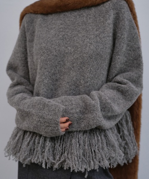 LE CIEL BLEU（ルシェルブルー）の「フリンジヘムプルオーバー / Fringe-Hem Pullover（ニット/セーター・レディース・ホワイト/ブラック/グレー・36）」の6枚目の写真