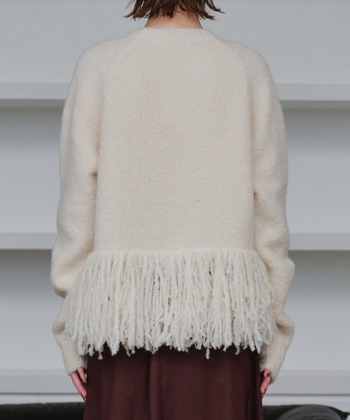 LE CIEL BLEU（ルシェルブルー）の「フリンジヘムプルオーバー / Fringe-Hem Pullover（ニット/セーター・レディース・ホワイト/ブラック/グレー・36）」の13枚目の写真