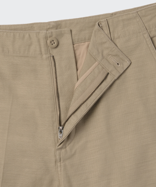 MUSINSA STANDARD(ムシンサスタンダード)の「ベージュサテンバミューダパンツ(その他パンツ・メンズ・その他・31/33/26/27/28/29/38/42/36/34/32/30)」の4枚目の写真