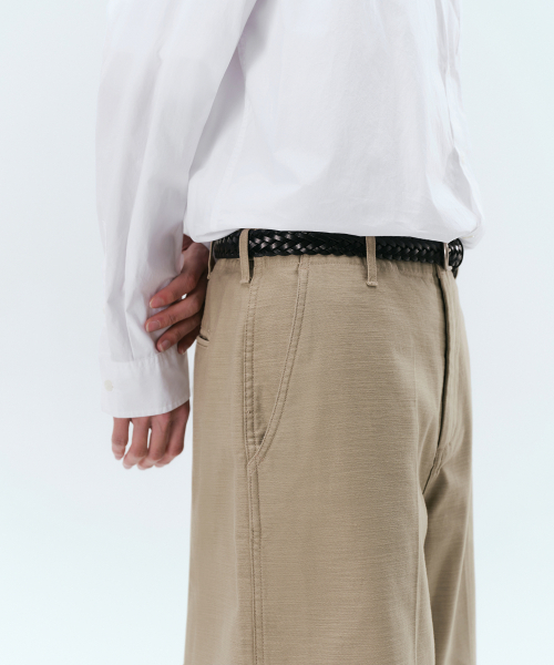 MUSINSA STANDARD(ムシンサスタンダード)の「ベージュサテンバミューダパンツ(その他パンツ・メンズ・その他・31/33/26/27/28/29/38/42/36/34/32/30)」の5枚目の写真
