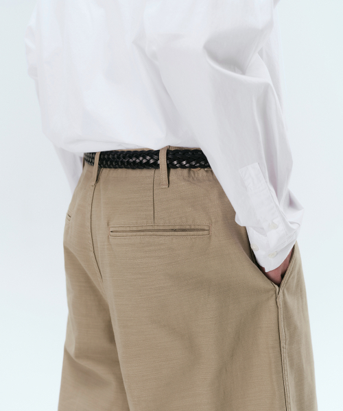 MUSINSA STANDARD(ムシンサスタンダード)の「ベージュサテンバミューダパンツ(その他パンツ・メンズ・その他・31/33/26/27/28/29/38/42/36/34/32/30)」の6枚目の写真