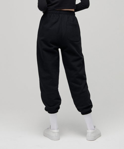MUSINSA STANDARD WOMAN（ムシンサスタンダードウーマン）の「ウィメンズクロップスウェットパンツ[ブラック]（スウェットパンツ・レディース・その他・SMALL/MEDIUM/X-SMALL）」の2枚目の写真