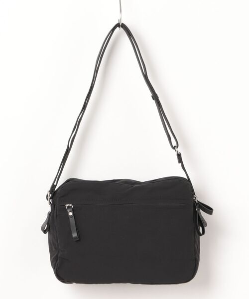 Y'SACCS（イザック）の「【MONICA】フロントポケットショルダーバッグ（ショルダーバッグ・レディース・ダークグレー/ダークブルー/ブラック/グレイッシュベージュ・FREE）」の5枚目の写真