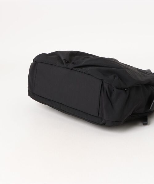 Y'SACCS（イザック）の「【MONICA】フロントポケットショルダーバッグ（ショルダーバッグ・レディース・ダークグレー/ダークブルー/ブラック/グレイッシュベージュ・FREE）」の6枚目の写真