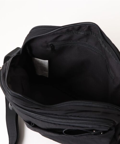 Y'SACCS（イザック）の「【MONICA】フロントポケットショルダーバッグ（ショルダーバッグ・レディース・ダークグレー/ダークブルー/ブラック/グレイッシュベージュ・FREE）」の7枚目の写真