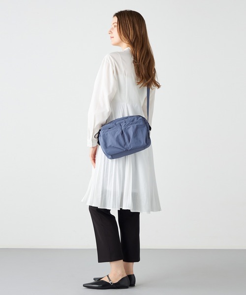 Y'SACCS（イザック）の「【MONICA】フロントポケットショルダーバッグ（ショルダーバッグ・レディース・ダークグレー/ダークブルー/ブラック/グレイッシュベージュ・FREE）」の16枚目の写真