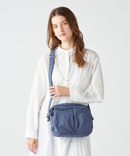 Y'SACCS（イザック）の「【MONICA】フロントポケットショルダーバッグ（ショルダーバッグ・レディース・ダークグレー/ダークブルー/ブラック/グレイッシュベージュ・FREE）」の14枚目の写真