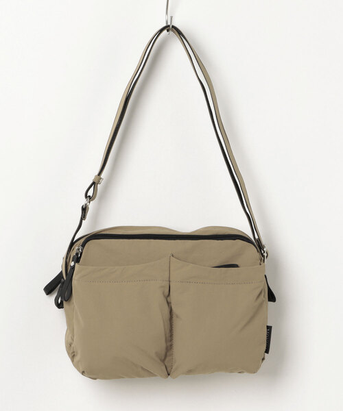 Y'SACCS（イザック）の「【MONICA】フロントポケットショルダーバッグ（ショルダーバッグ・レディース・ダークグレー/ダークブルー/ブラック/グレイッシュベージュ・FREE）」の17枚目の写真