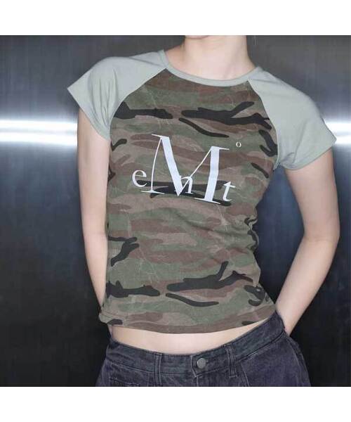 MUCENT（ムセント）の「ラフィンカモナグランスリムフィット半袖Tシャツ（2カラー）（Tシャツ/カットソー・レディース・チャコール/ベージュ・FREE）」の2枚目の写真