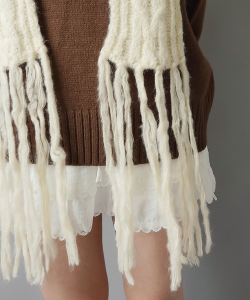 SPINNS(スピンズ)の「ロングニットマフラー/ストール(マフラー・レディース・アイボリー・ONESIZE)」の5枚目の写真