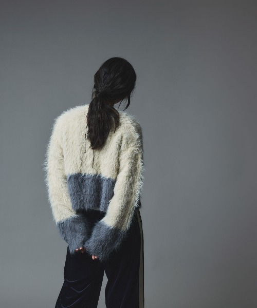 W:Huku（フーク）の「バイカラーシャギーニットカーディガン / Two