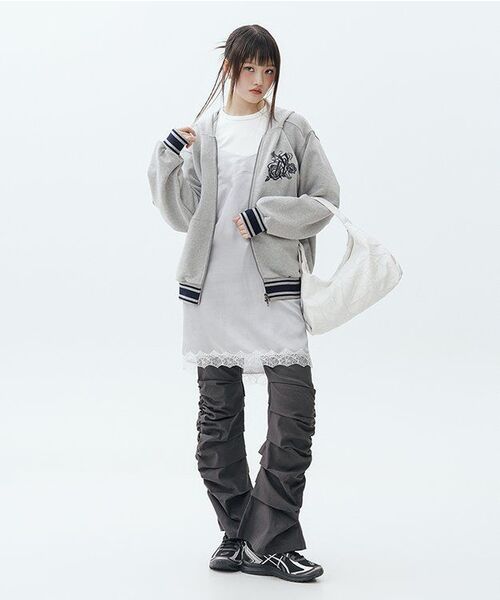 NYXX（エヌワイエックスエックス）の「EMBLEM PRINTING HOOD ZIP-UP GRAY（パーカー・レディース・その他・FREE）」の5枚目の写真