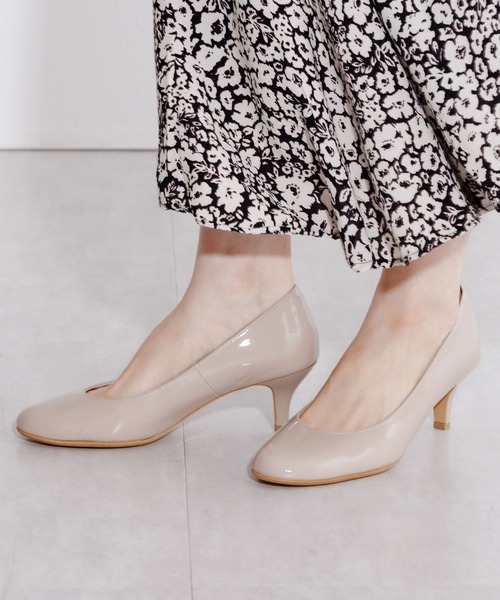 HIMIKO（ヒミコ）の「【HIMIKO】ラウンドトゥパンプス/661109（パンプス・レディース・ブラック/ピンクベージュ/シルバー・26.0cm/25.5cm/25.0cm/24.5cm/24.0cm/23.5cm/23.0cm/22.5cm/22.0cm/21.5cm）」の5枚目の写真