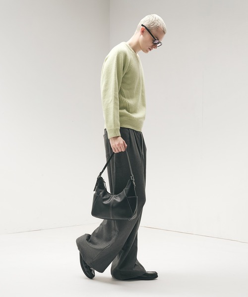 Adoon plain（アドーンプレーン）の「One-Shoulder Half-Moon Bag