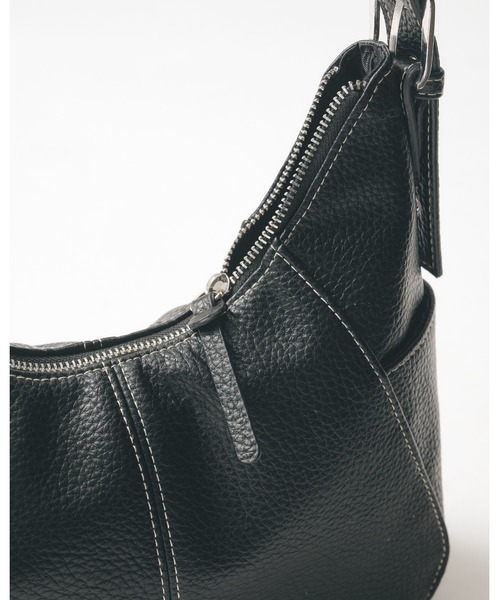 Adoon plain（アドーンプレーン）の「One-Shoulder Half-Moon Bag / ワンショルダーハーフムーンバッグ（ハンドバッグ・メンズ・ブラック・FREE）」の5枚目の写真