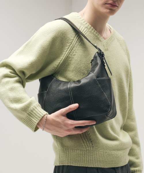Adoon plain（アドーンプレーン）の「One-Shoulder Half-Moon Bag / ワンショルダーハーフムーンバッグ（ハンドバッグ・メンズ・ブラック・FREE）」の7枚目の写真