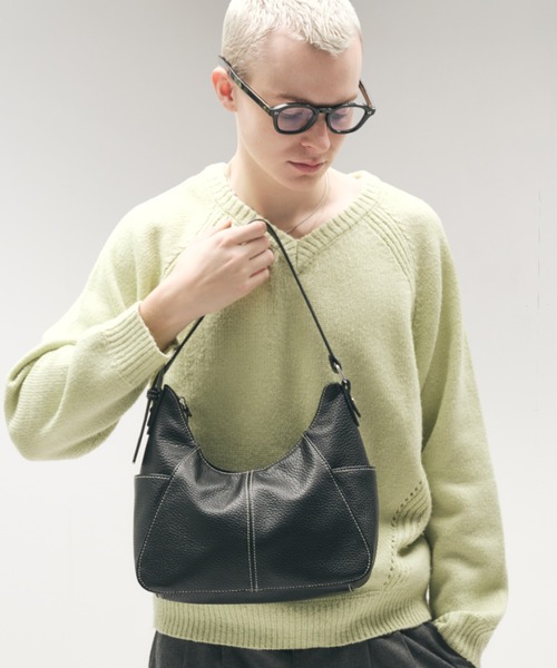 Adoon plain（アドーンプレーン）の「One-Shoulder Half-Moon Bag / ワンショルダーハーフムーンバッグ（ハンドバッグ・メンズ・ブラック・FREE）」の8枚目の写真