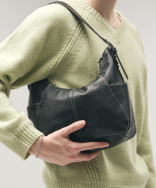 Adoon plain(アドーンプレーン)の「One-Shoulder Half-Moon Bag / ワンショルダーハーフムーンバッグ 【新色追加】(ハンドバッグ・メンズ・ブラック/ブラウン・FREE)」の18枚目の写真