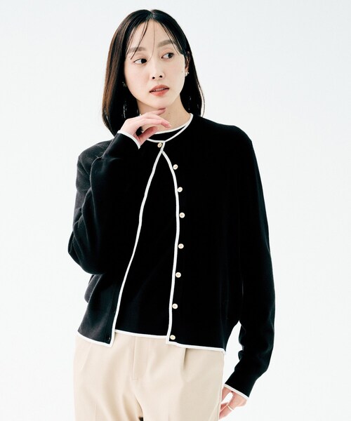 UNTITLED(アンタイトル)の「【アンサンブル可/洗える】ウォームスパン カーディガン(カーディガン/ボレロ・レディース・ブルー系その他/ホワイト系7/ブラック系4/ライトグレー系4/レッド系1・48/00/02/04/44)」の3枚目の写真