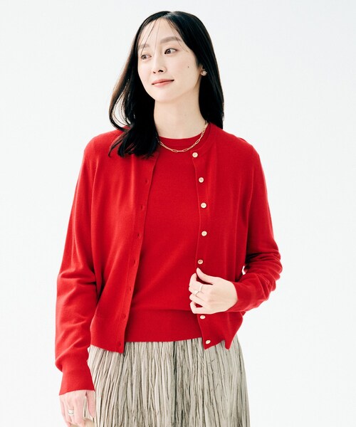 UNTITLED(アンタイトル)の「【アンサンブル可/洗える】ウォームスパン カーディガン(カーディガン/ボレロ・レディース・ブルー系その他/ホワイト系7/ブラック系4/ライトグレー系4/レッド系1・48/00/02/04/44)」の7枚目の写真